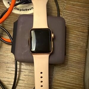 Apple Watch Rose Gold Case with Pale Pink Silicone Band